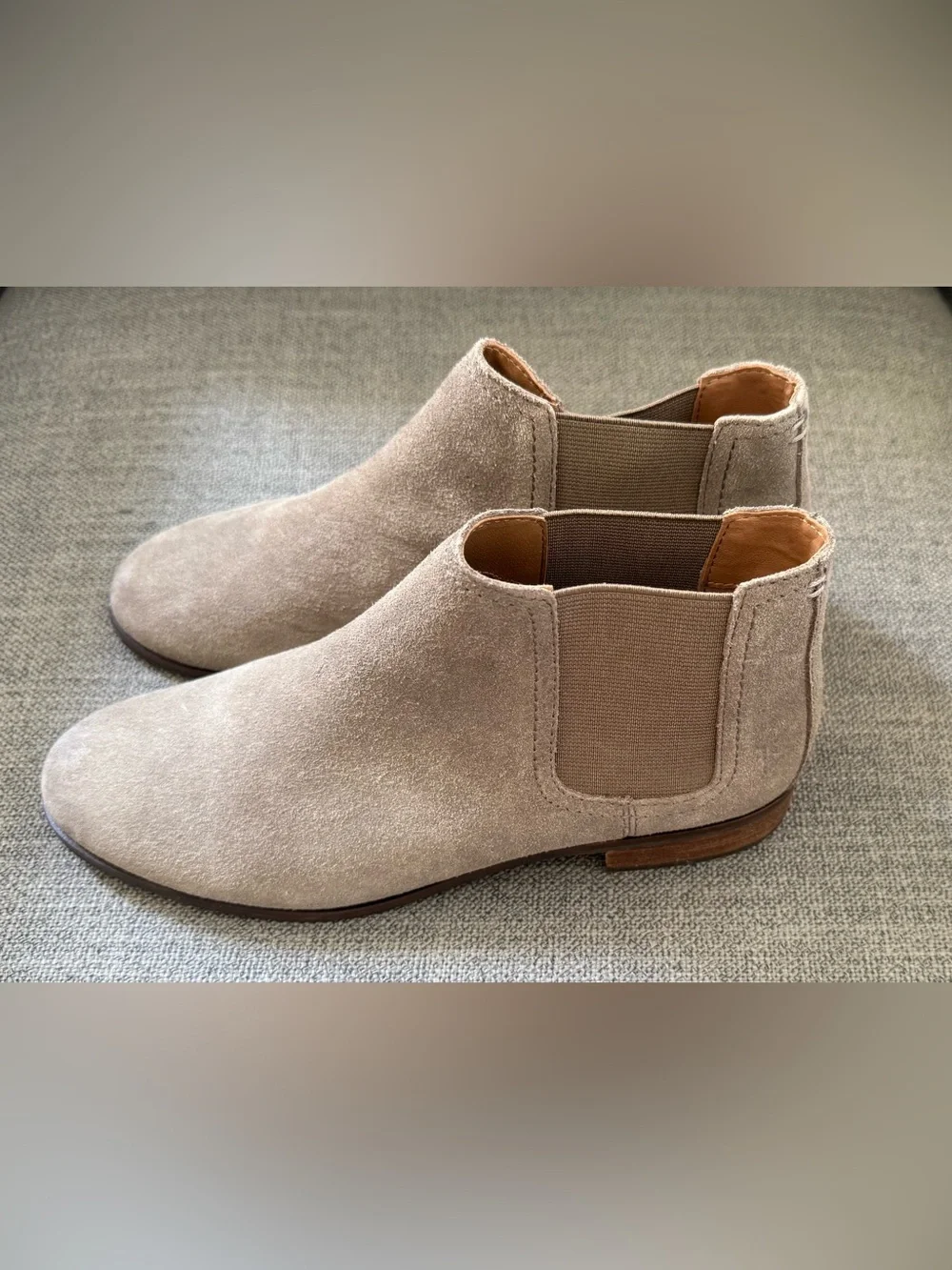 Frye Suede Chelsea Boots 7